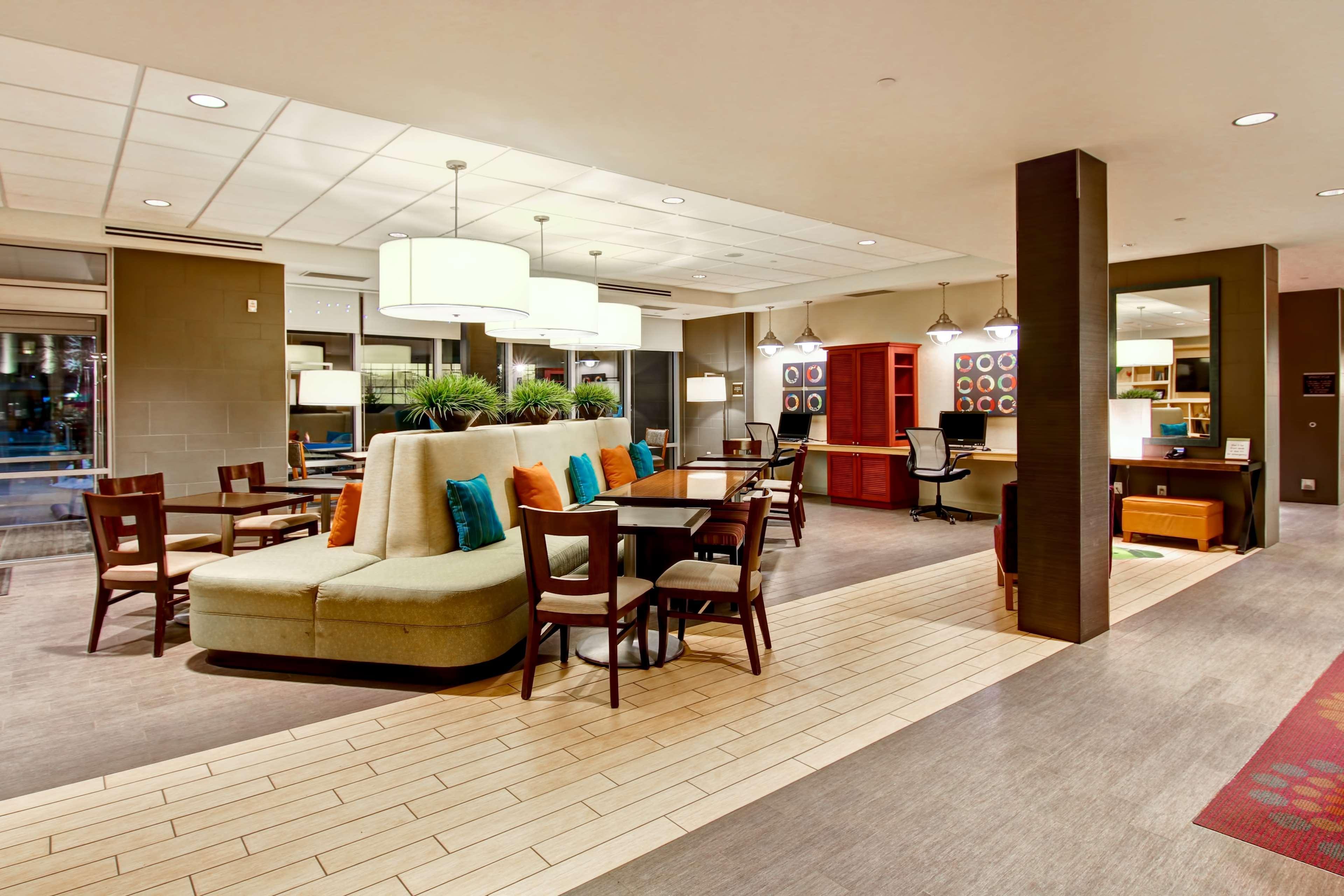 Home2 Suites By Hilton West Edmonton Eksteriør bilde